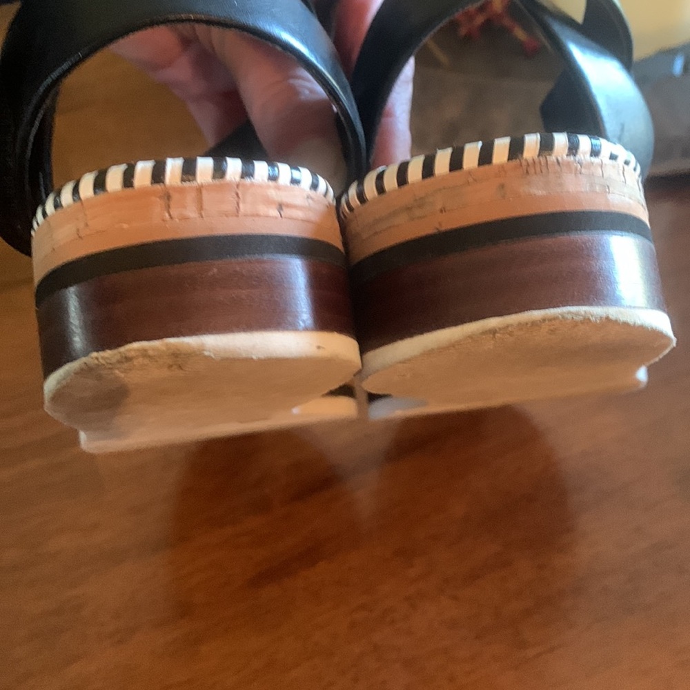 VINCE CAMUTO WRAP AROUND LEATHER SANDALS WOMENS SIZE 8.5 - Picture 6 of 8